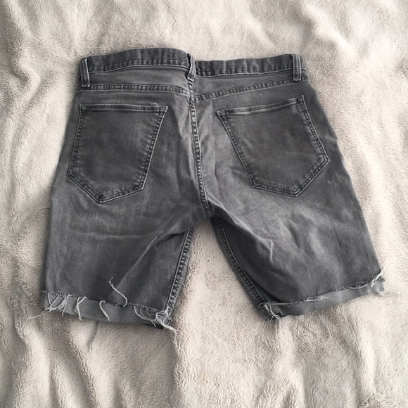 Express Mens | Distressed Gray Jean Denim Shorts | Size 32 - Picture 2 of 4